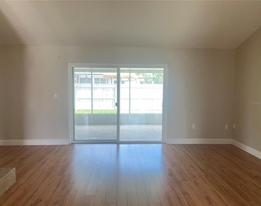 3101 Village Lane - Photo Thumbnail 6