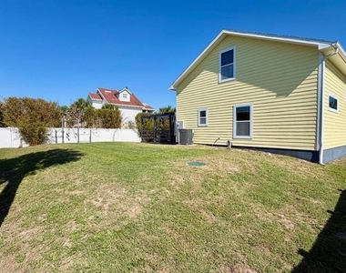 8 Moody Drive - Photo Thumbnail 22