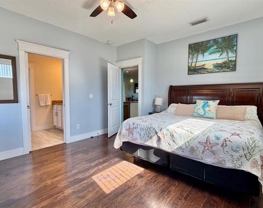 8 Moody Drive - Photo Thumbnail 10
