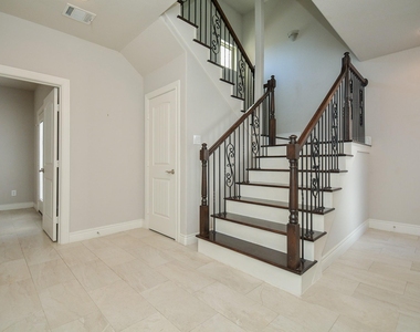 1610 Parker Street - Photo Thumbnail 2
