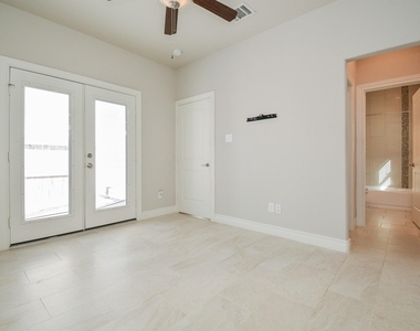 1610 Parker Street - Photo Thumbnail 5