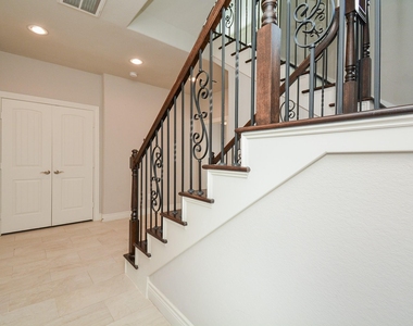 1610 Parker Street - Photo Thumbnail 3