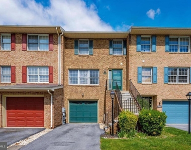 1323 Lindsay Lane - Photo Thumbnail 25
