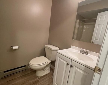 1323 Lindsay Lane - Photo Thumbnail 18