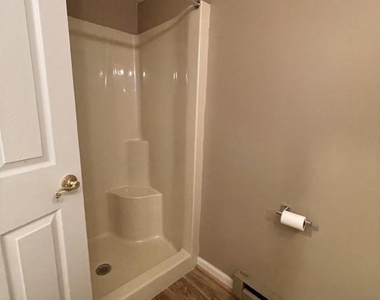 1323 Lindsay Lane - Photo Thumbnail 17