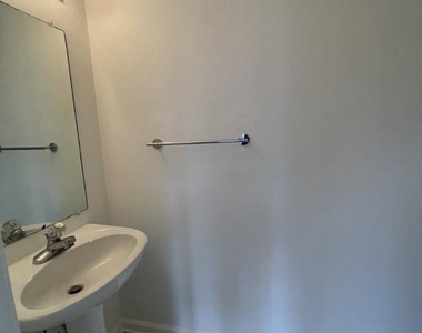 1323 Lindsay Lane - Photo Thumbnail 9
