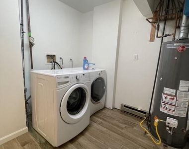 1323 Lindsay Lane - Photo Thumbnail 20