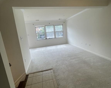 1323 Lindsay Lane - Photo Thumbnail 2