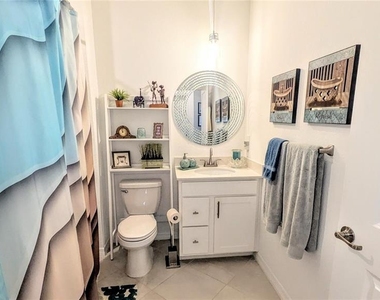 5639 N Honore Avenue - Photo Thumbnail 33