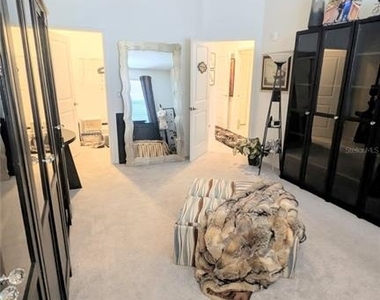5639 N Honore Avenue - Photo Thumbnail 29