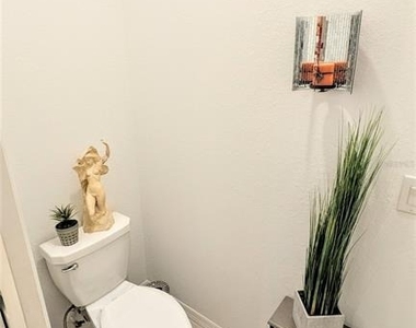 5639 N Honore Avenue - Photo Thumbnail 23