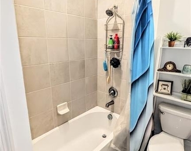 5639 N Honore Avenue - Photo Thumbnail 32
