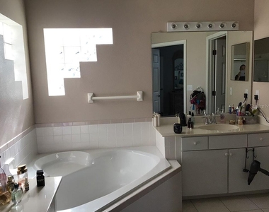 6222 Buckingham Street - Photo Thumbnail 18