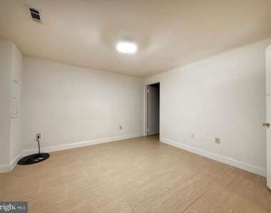 10240 Arizona Circle - Photo Thumbnail 16