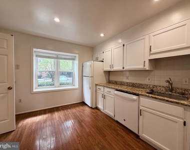10240 Arizona Circle - Photo Thumbnail 4