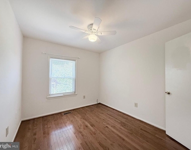 10240 Arizona Circle - Photo Thumbnail 8