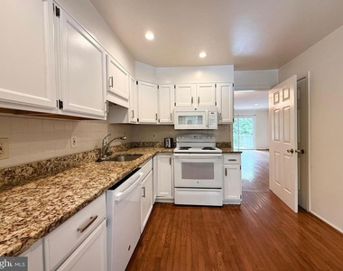 10240 Arizona Circle - Photo Thumbnail 6