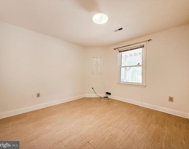 10240 Arizona Circle - Photo Thumbnail 18