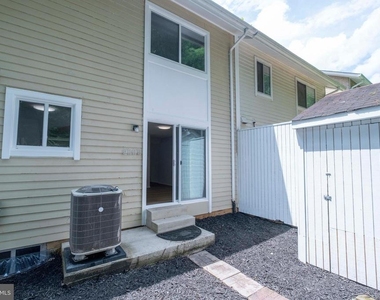 14435 Pebble Hill Lane S - Photo Thumbnail 39