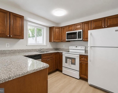 14435 Pebble Hill Lane S - Photo Thumbnail 11
