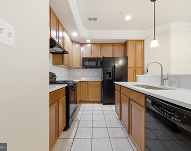 317 Community Center Avenue - Photo Thumbnail 6