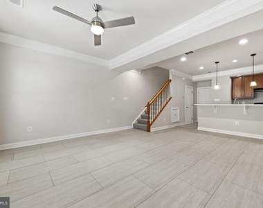 317 Community Center Avenue - Photo Thumbnail 4