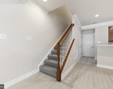 317 Community Center Avenue - Photo Thumbnail 11