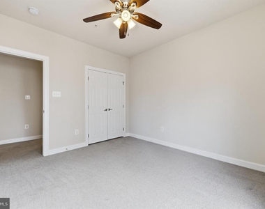 317 Community Center Avenue - Photo Thumbnail 25