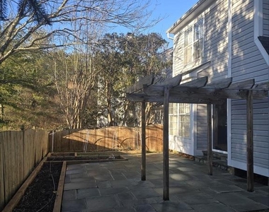 20323 Swallow Point Road - Photo Thumbnail 15