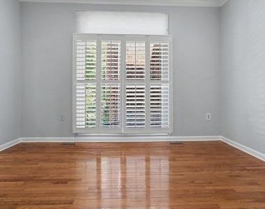 1106 Arcola Avenue - Photo Thumbnail 6