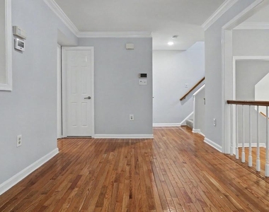 1106 Arcola Avenue - Photo Thumbnail 14