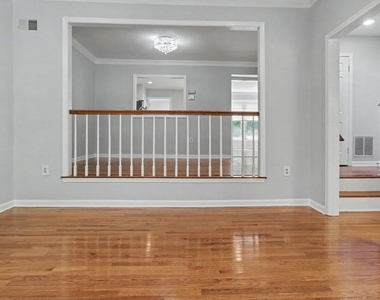1106 Arcola Avenue - Photo Thumbnail 10