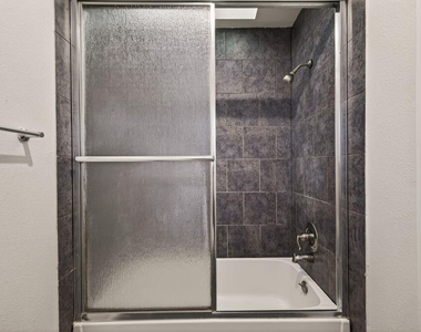 13431 Clarewood Drive - Photo Thumbnail 20