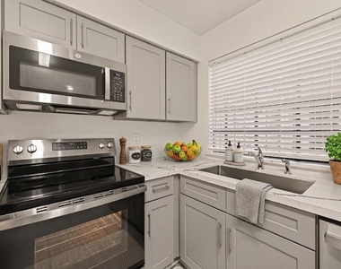 13431 Clarewood Drive - Photo Thumbnail 12