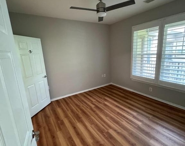 11800 Old Georgetown Road - Photo Thumbnail 4