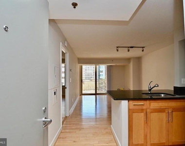 7500 Woodmont Avenue - Photo Thumbnail 5