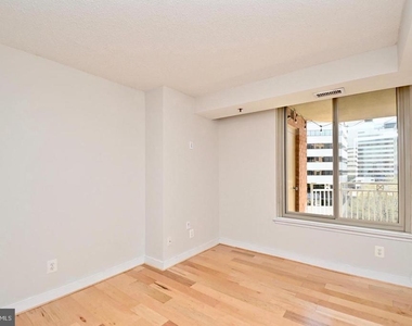 7500 Woodmont Avenue - Photo Thumbnail 28