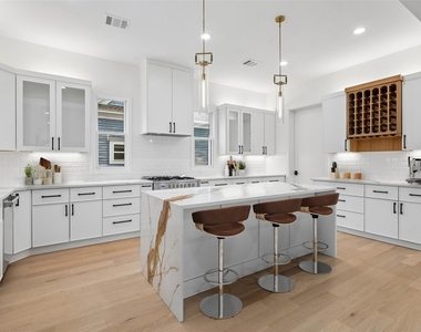 111 E 18th Street - Photo Thumbnail 11