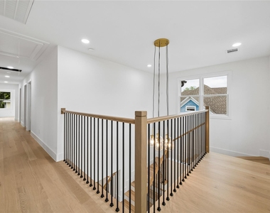 111 E 18th Street - Photo Thumbnail 14