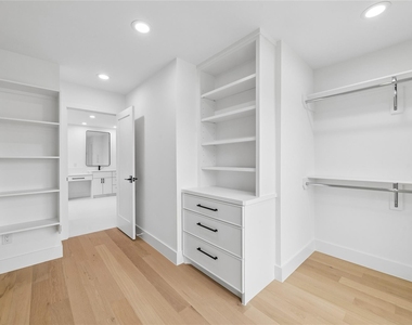 111 E 18th Street - Photo Thumbnail 21