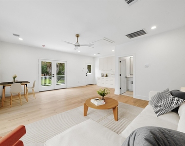 111 E 18th Street - Photo Thumbnail 39