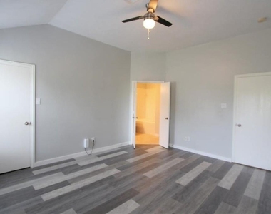 4611 Parkstone Bend Court - Photo Thumbnail 24