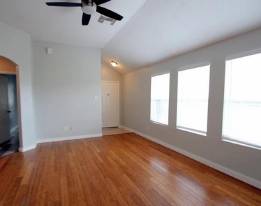 4611 Parkstone Bend Court - Photo Thumbnail 10