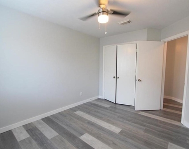 4611 Parkstone Bend Court - Photo Thumbnail 30