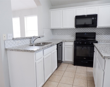 4611 Parkstone Bend Court - Photo Thumbnail 17