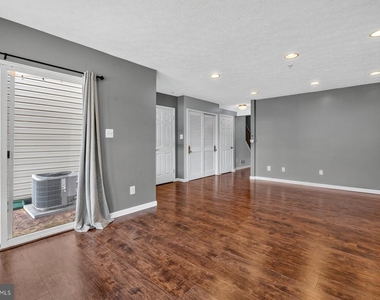 711 Wineberry Way - Photo Thumbnail 6