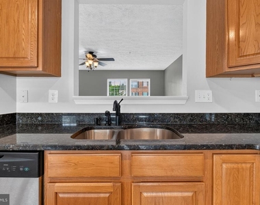 711 Wineberry Way - Photo Thumbnail 15