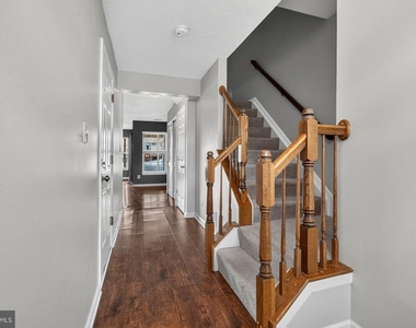 711 Wineberry Way - Photo Thumbnail 8