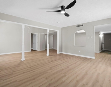 3902 Marywood Drive - Photo Thumbnail 14