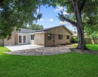 3902 Marywood Drive - Photo Thumbnail 2